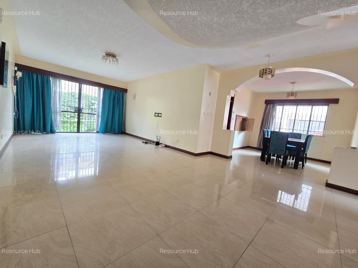 4 Bed Townhouse with En Suite at Off Brook House Drive - 5
