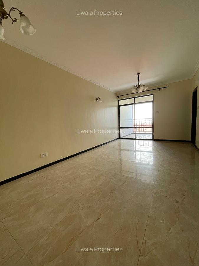 3 Bed Apartment with En Suite at Dennis Pritt Road - 12