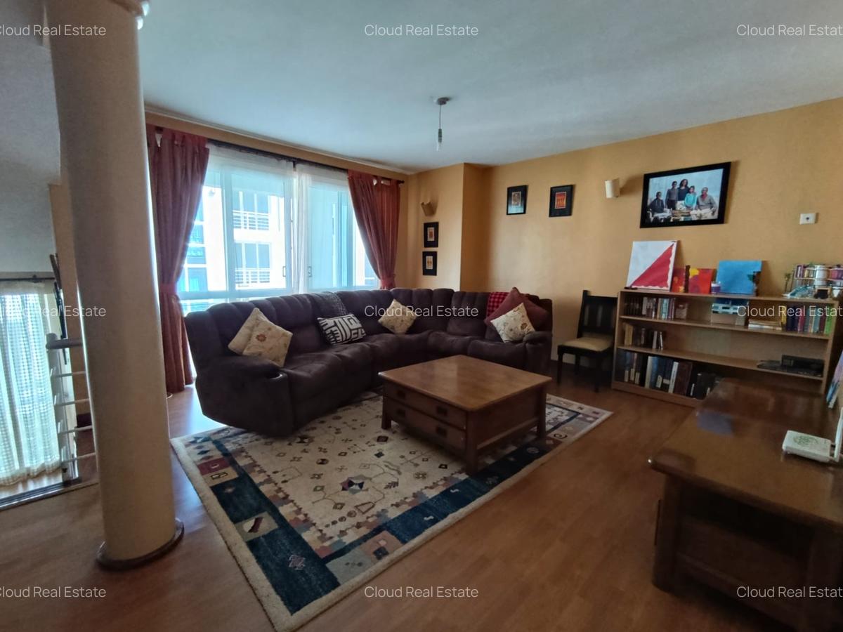 4 Bed House with En Suite in Lavington - 3