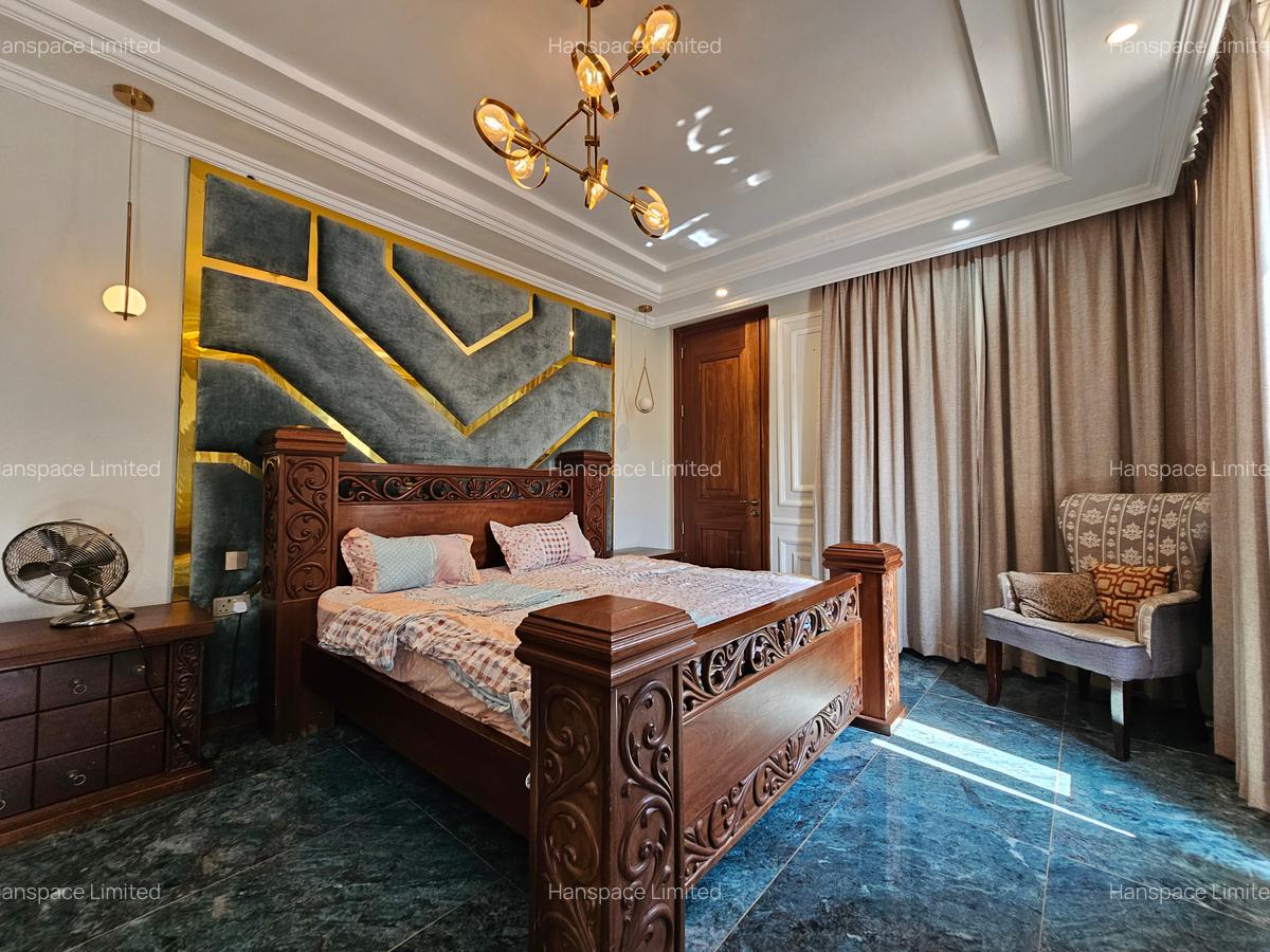 6 Bed Villa with En Suite in Lavington - 11