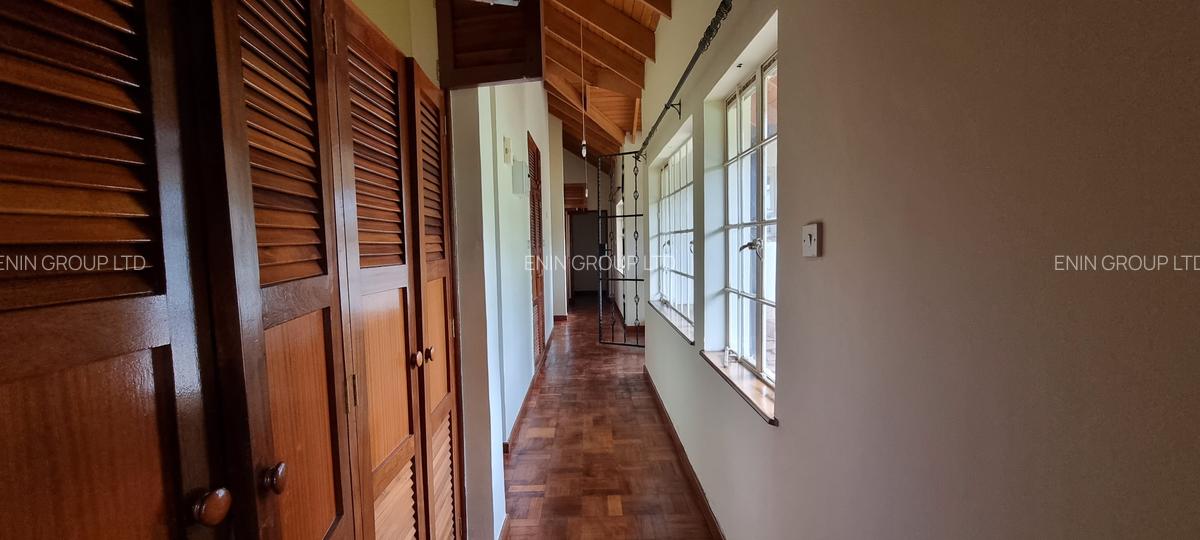 5 Bed Townhouse with En Suite at Lone Tree - 9