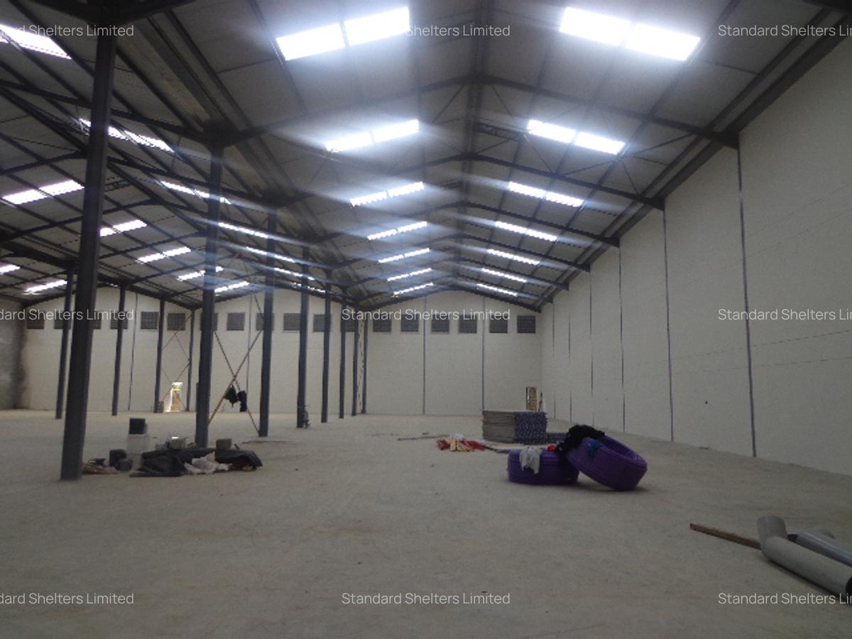 6,556 ft² Warehouse with Backup Generator in Industrial Area - 7