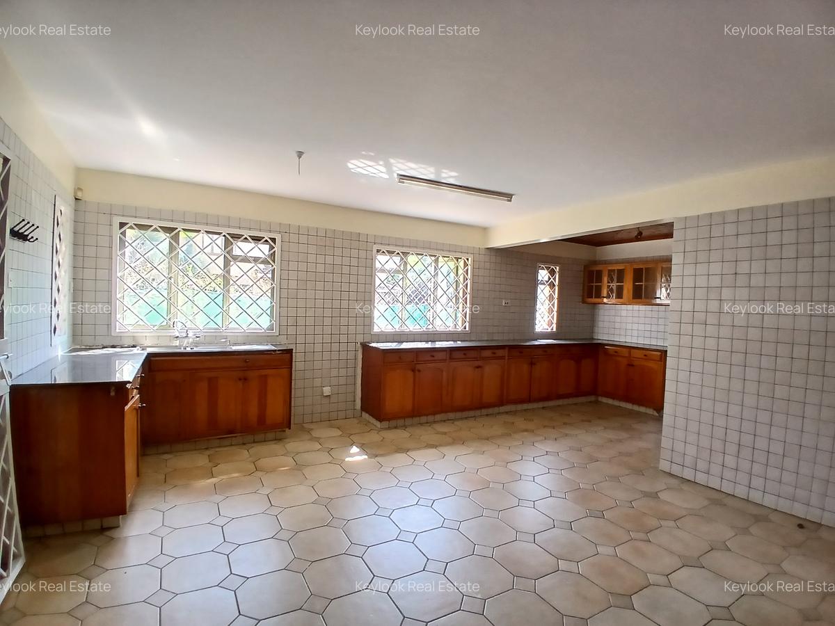 4 Bed Townhouse with En Suite at Lavington Green - 18