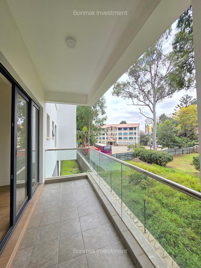 2 Bed Apartment with En Suite at Lavington Green - 5