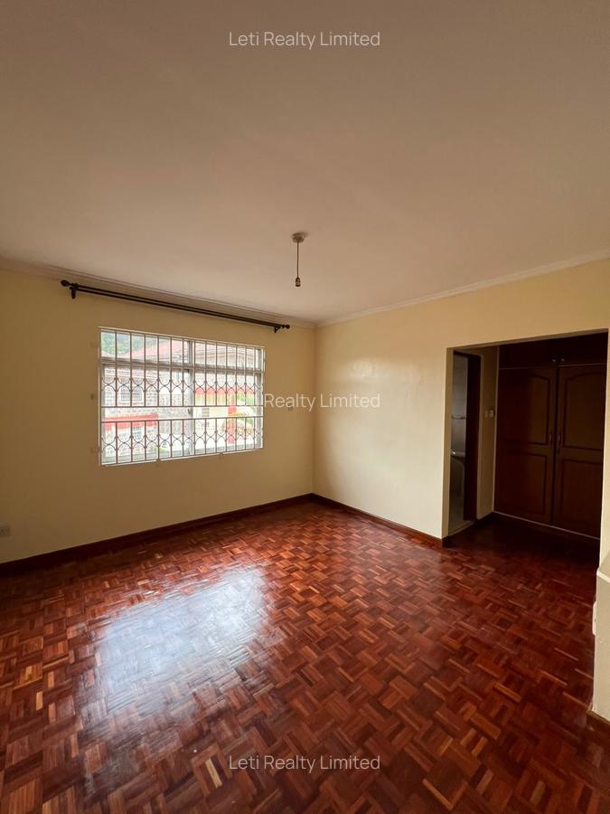 4 Bed Townhouse with En Suite in Lavington - 13