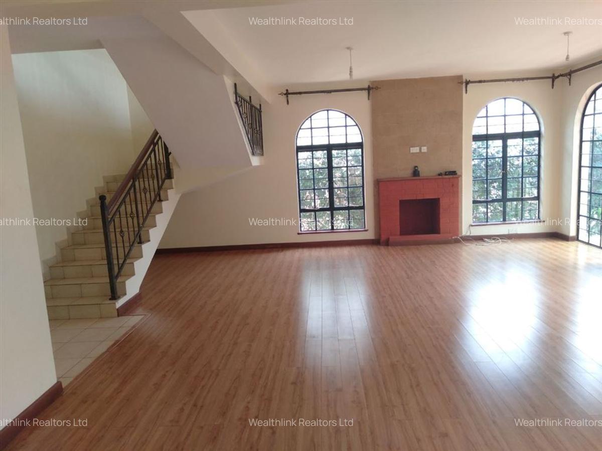 4 Bed Townhouse with En Suite at Five Star Meadows - 2