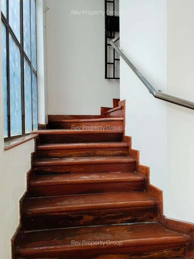 5 Bed Villa with En Suite in Lavington - 8