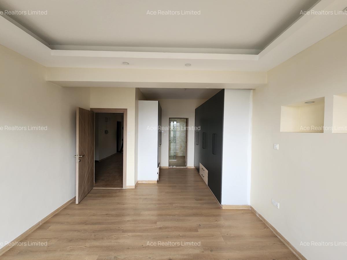5 Bed Apartment with En Suite at Parklands - 8