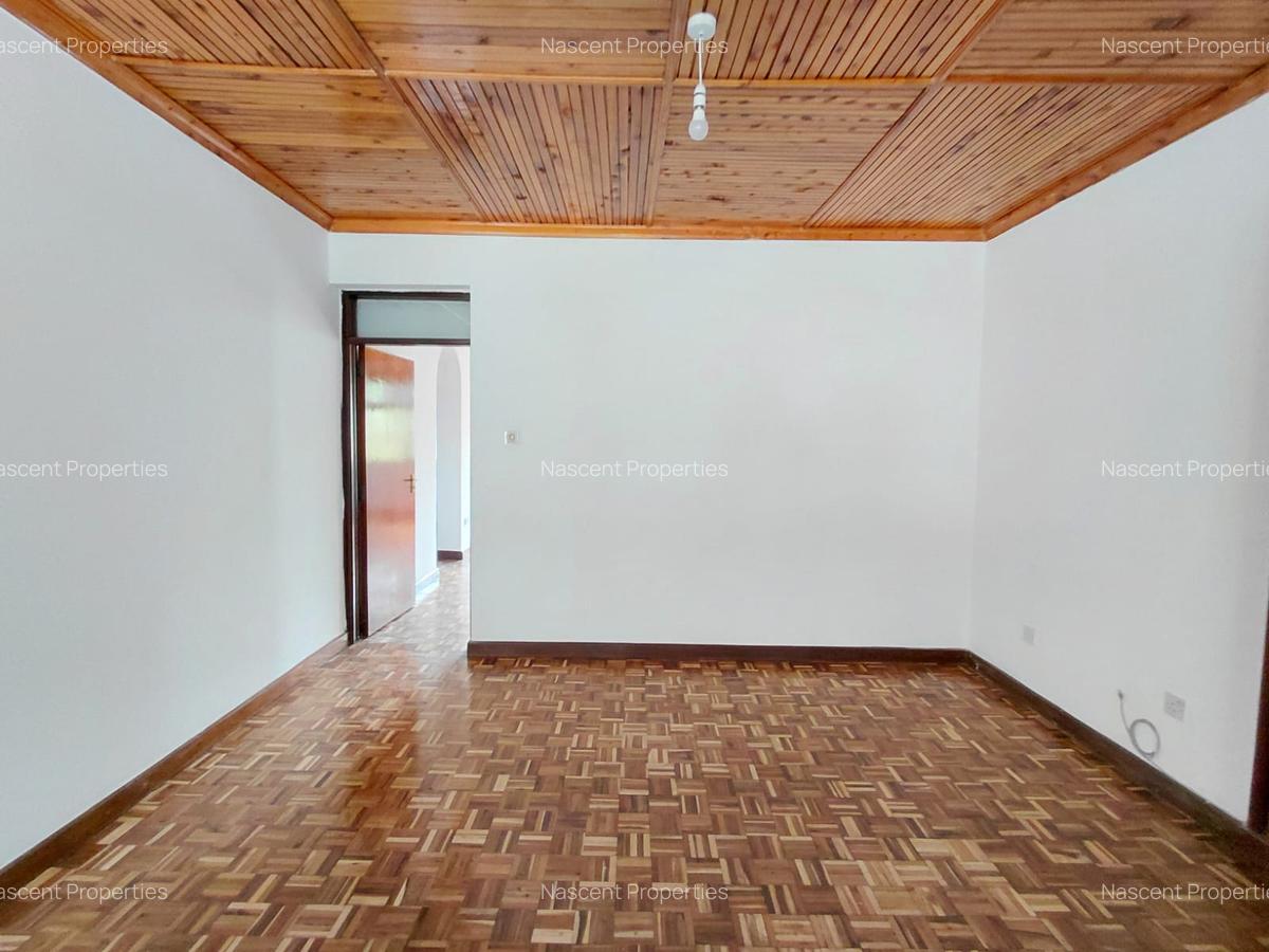 6 Bed House with En Suite in Nyari - 10