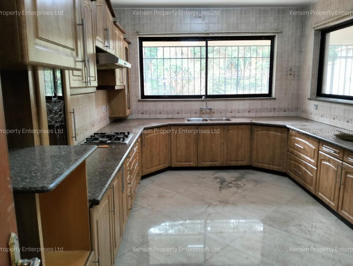 4 Bed Townhouse with En Suite in Westlands Area - 7
