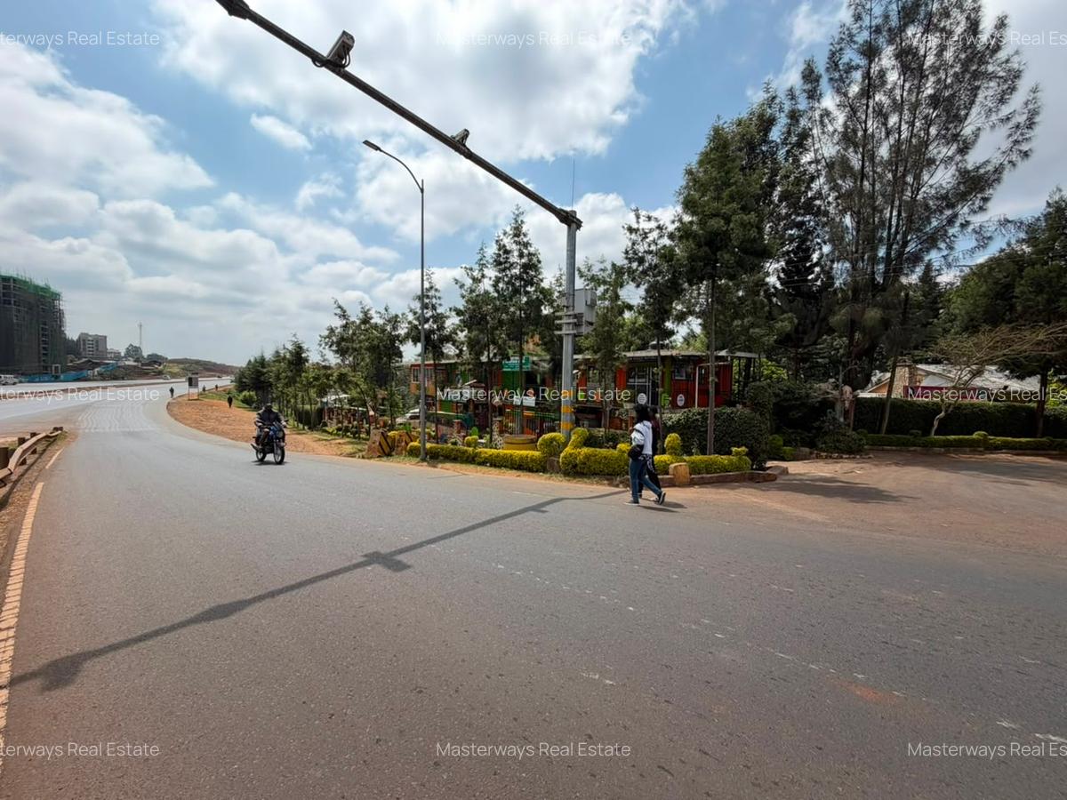 Commercial Property with Garden in Kikuyu Town - 15