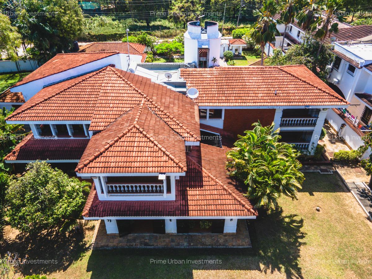 6 Bed House with En Suite at Nyali Beach - 17