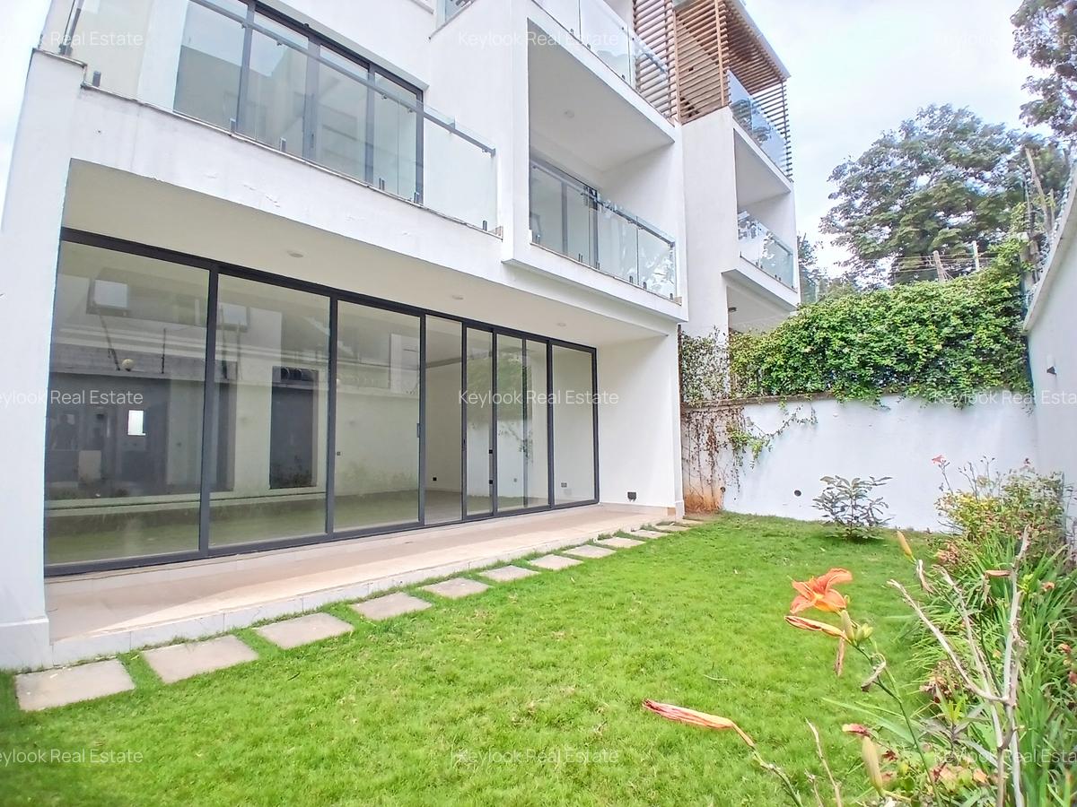 5 Bed Townhouse with En Suite at Lavington Green - 1
