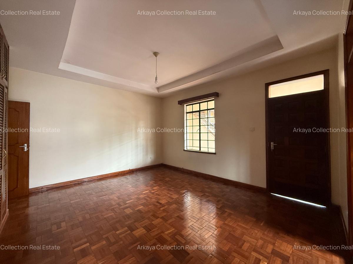 5 Bed House with En Suite in Runda - 8