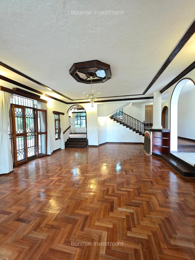 5 Bed House with En Suite at Old Runda - 7