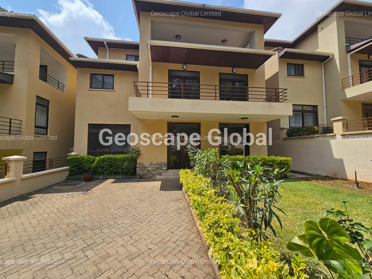 5 Bed House with En Suite in Lavington - 11