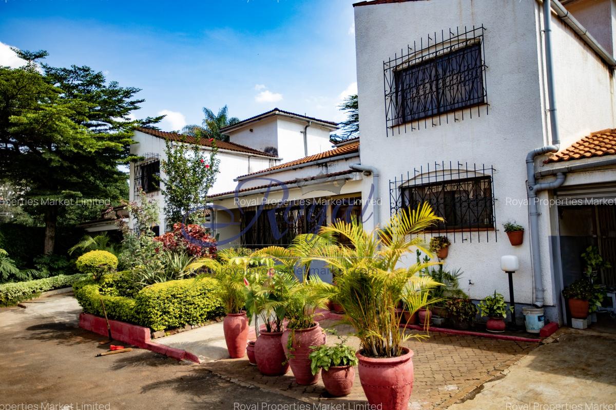 4 Bed House with Garden in Kilimani - 1