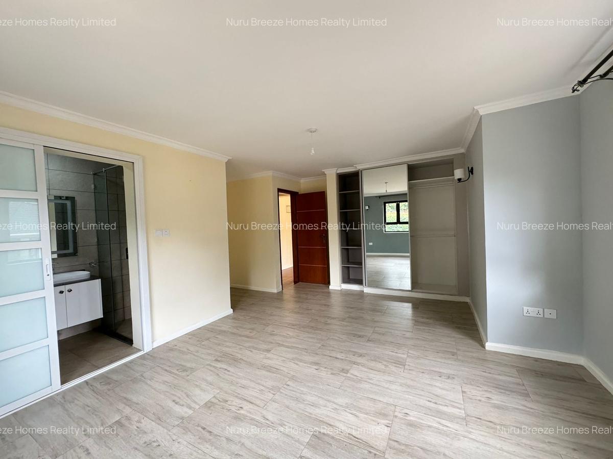 4 Bed Townhouse with En Suite in Lavington - 8