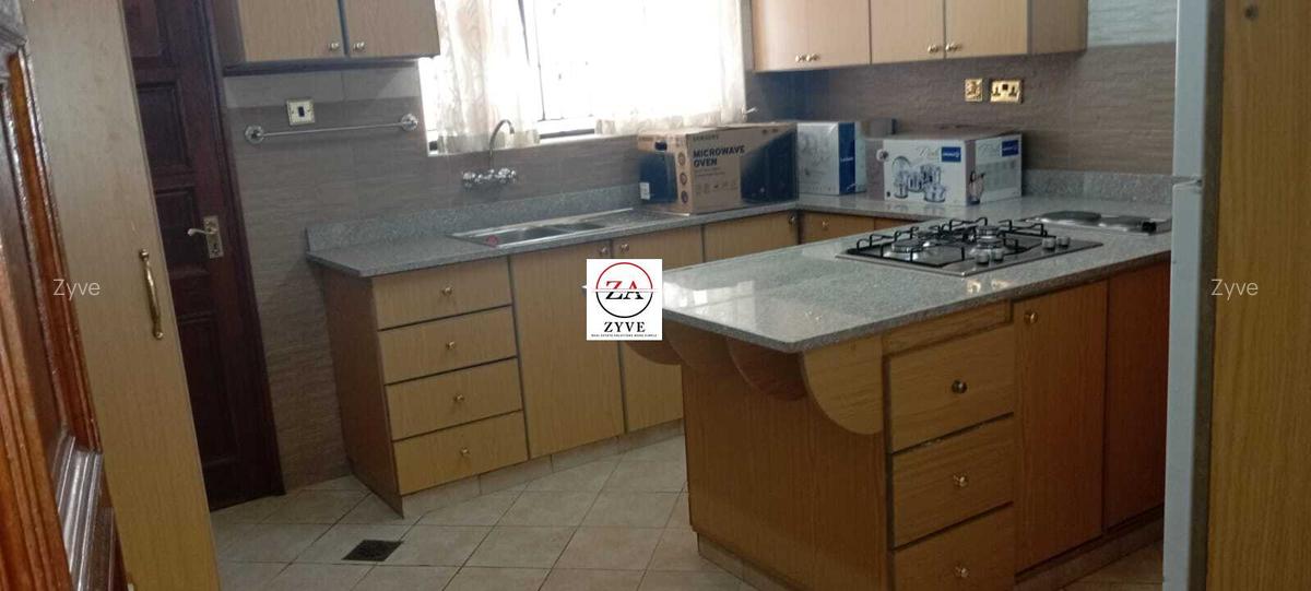 3 Bed House with En Suite at Lavington - 2