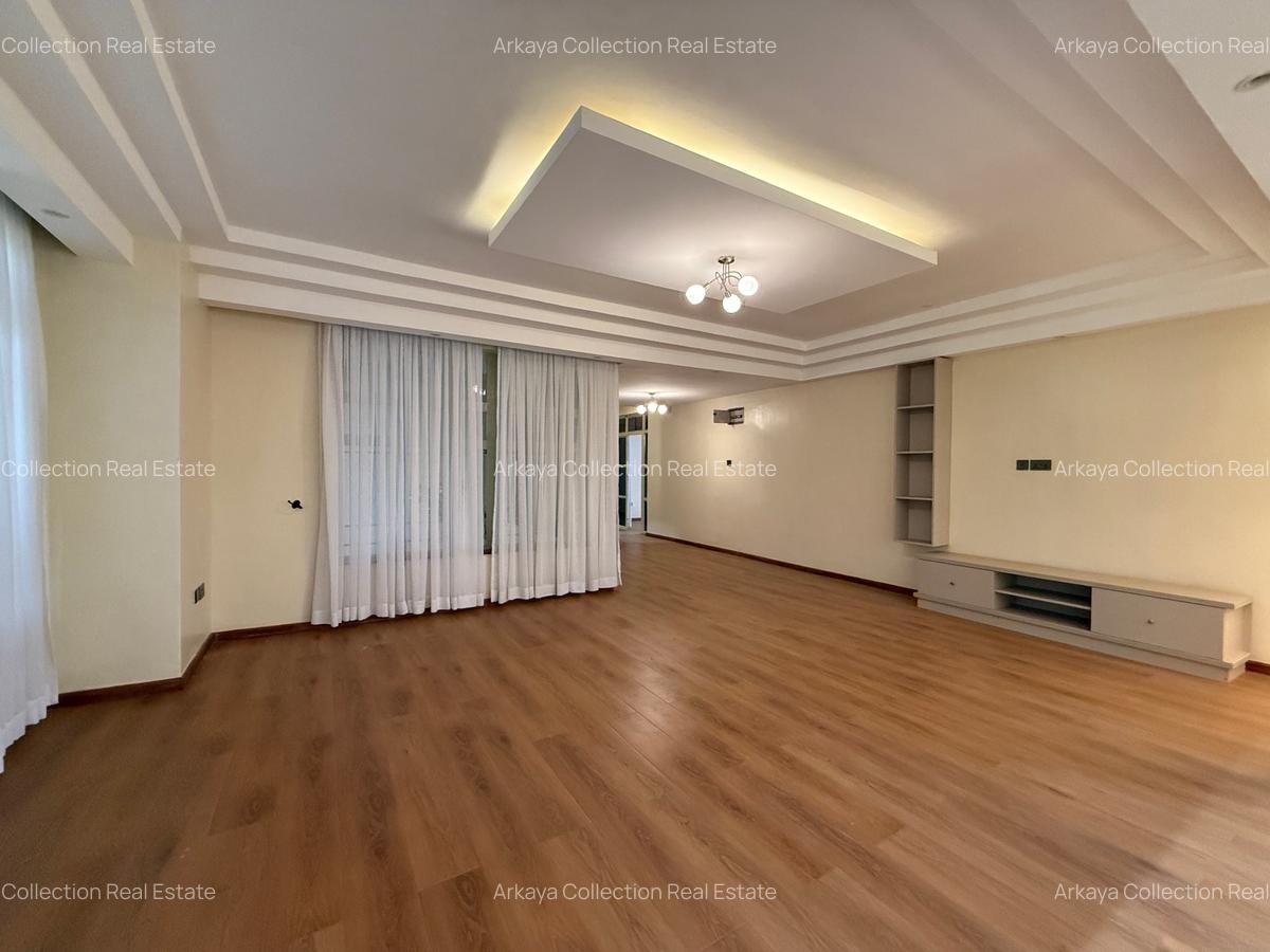 6 Bed House with En Suite in Nyari - 14