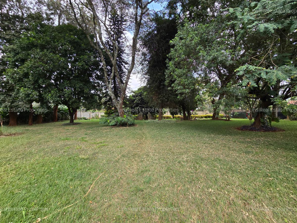 5 Bed House with En Suite in Runda - 7