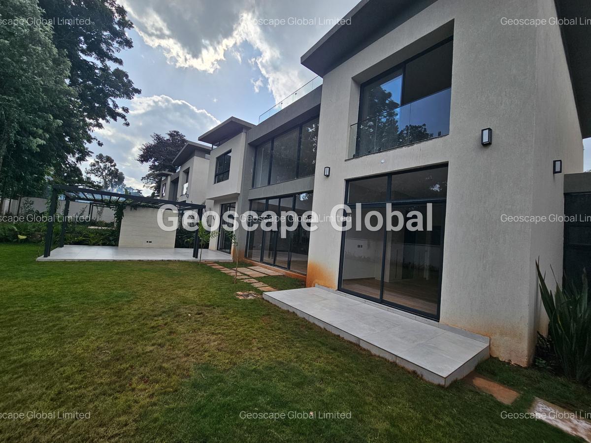 5 Bed House with En Suite in Runda - 9