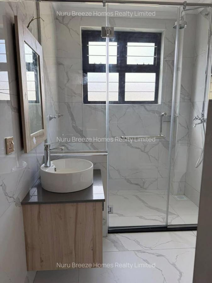 7 Bed House with En Suite in Runda - 17