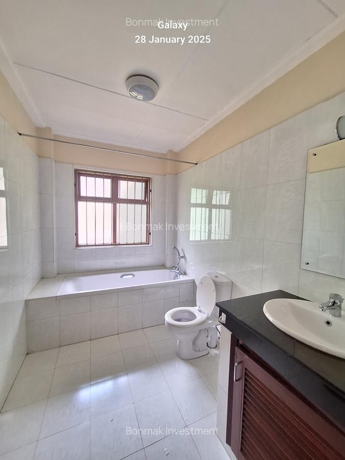 5 Bed Townhouse with En Suite at Runda Park Estate - 18