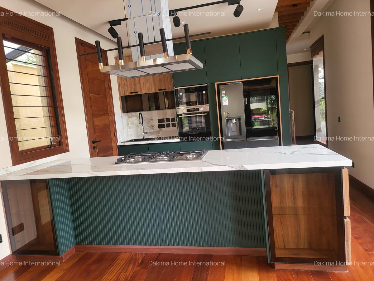 4 Bed Villa with En Suite in Runda - 2