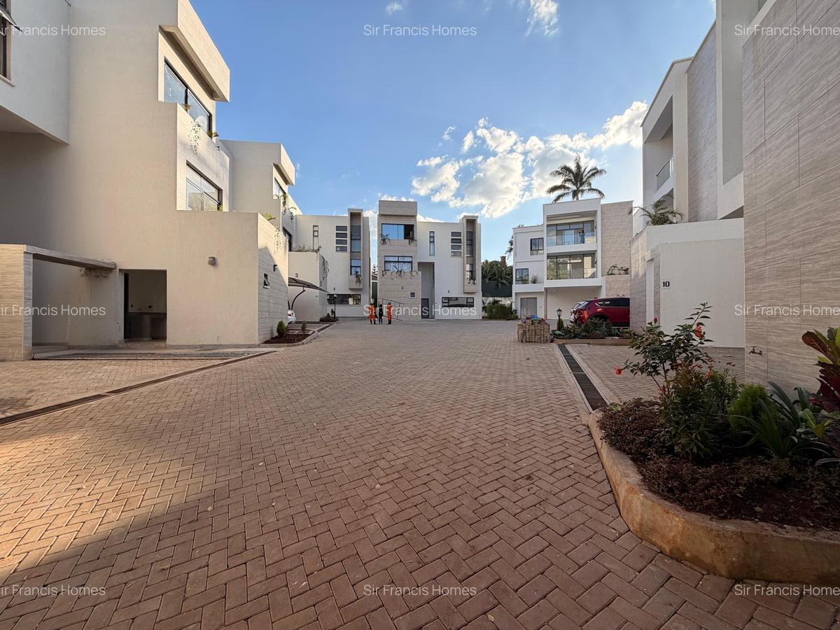 5 bedroom house for sale — image 1 of 9