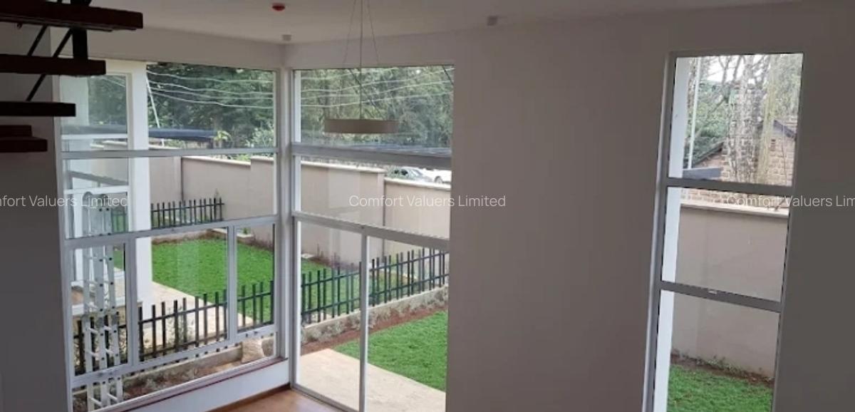 4 Bed Townhouse with En Suite at Lavington - 5