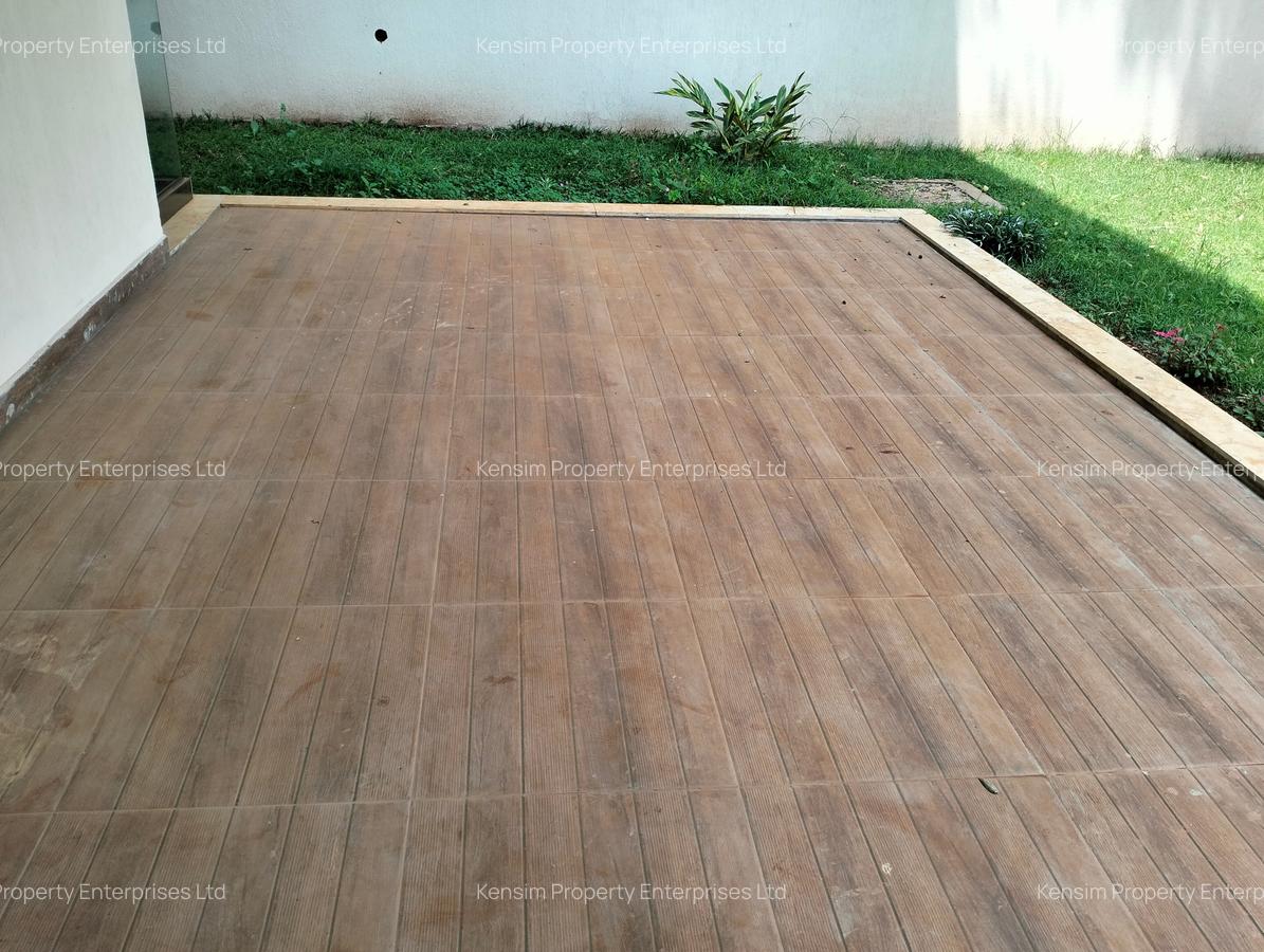 5 Bed Townhouse with En Suite in Lavington - 6