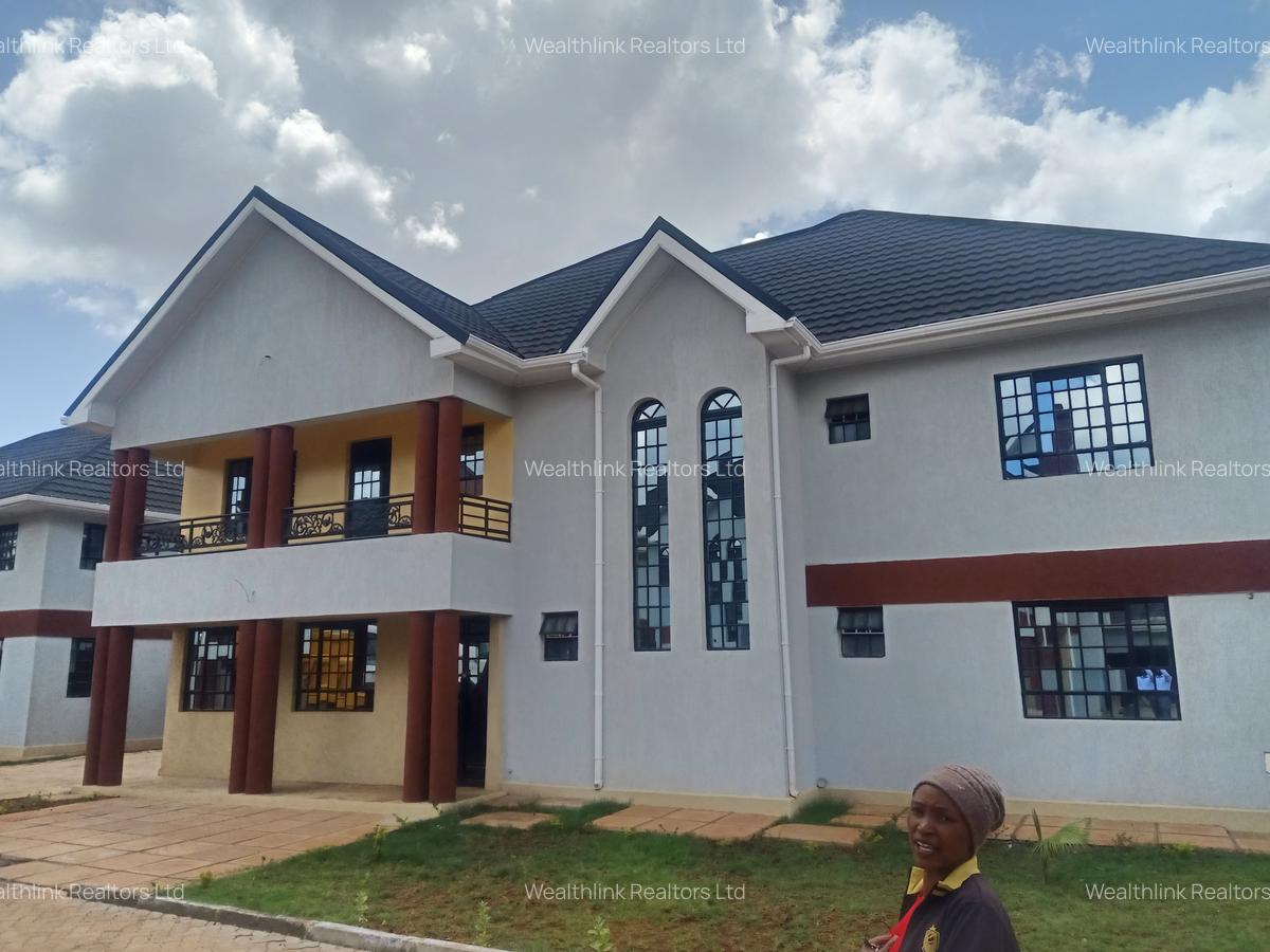 4 Bed Townhouse with En Suite at Garden Estate - 2