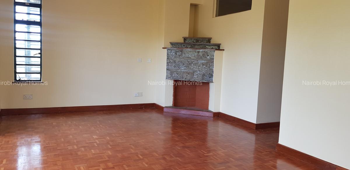 4 Bed House with En Suite at Rosslyn Redhil - 16