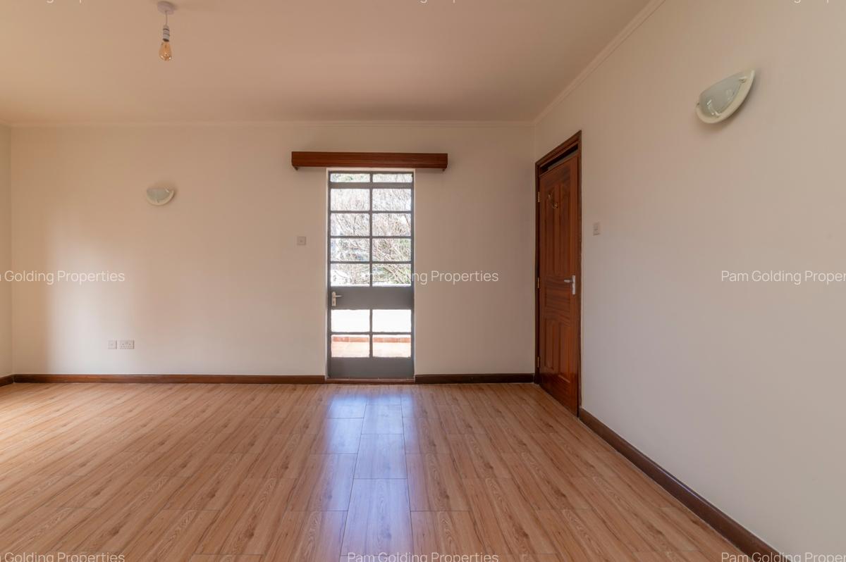 3 Bed Apartment with En Suite at Westlands Avenue - 7