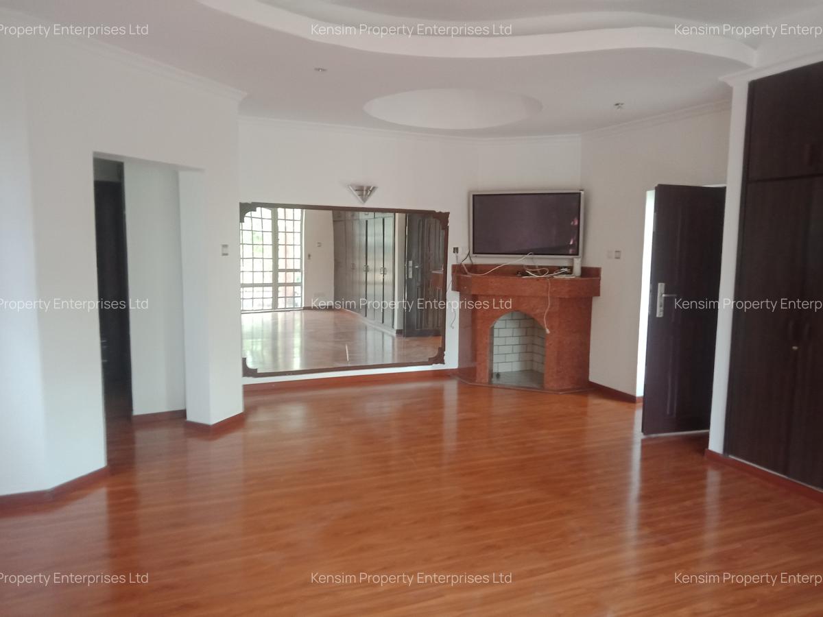 6 Bed House with En Suite in Nyari - 16