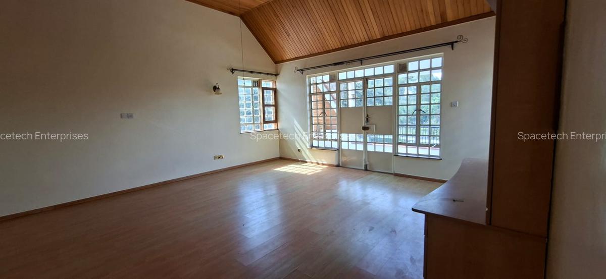 4 Bed House with En Suite in Runda - 14