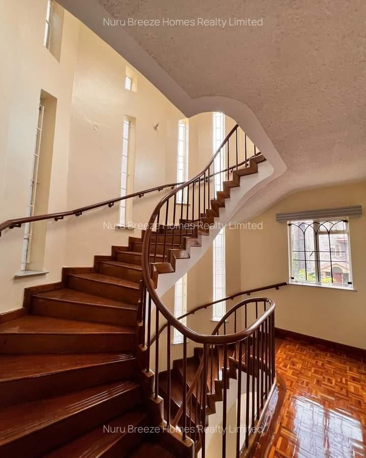 4 Bed Townhouse with En Suite in Lavington - 8