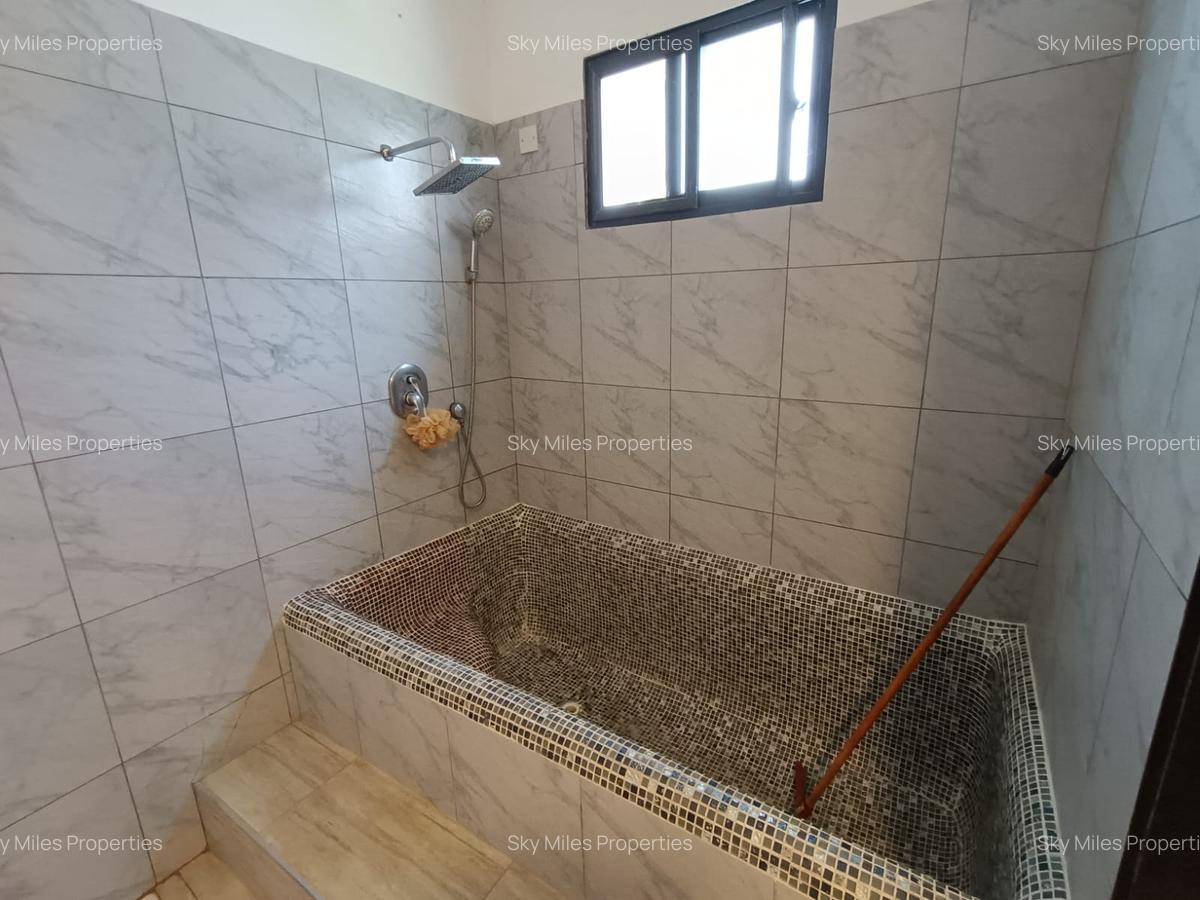 3 Bed House with Garden at Aloo Drive Residence - 13