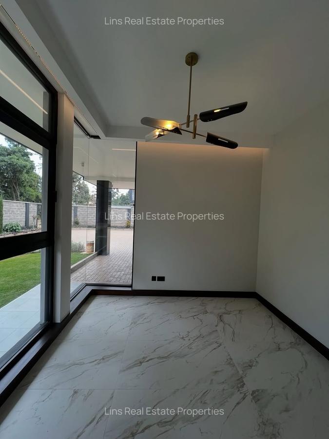 5 Bed House with En Suite in Nyari - 11