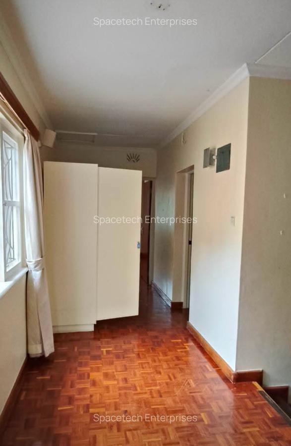 5 Bed House with Staff Quarters in Nyari - 11