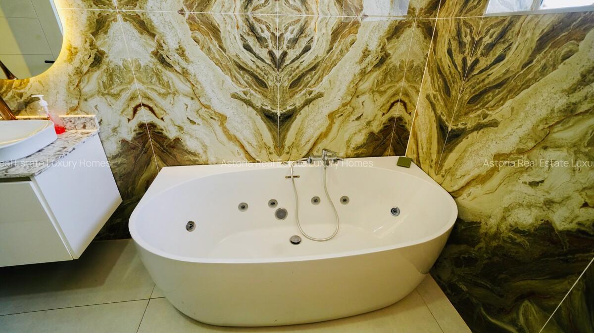 4 Bed Apartment with En Suite at 2026-510 4 B Rent - 18