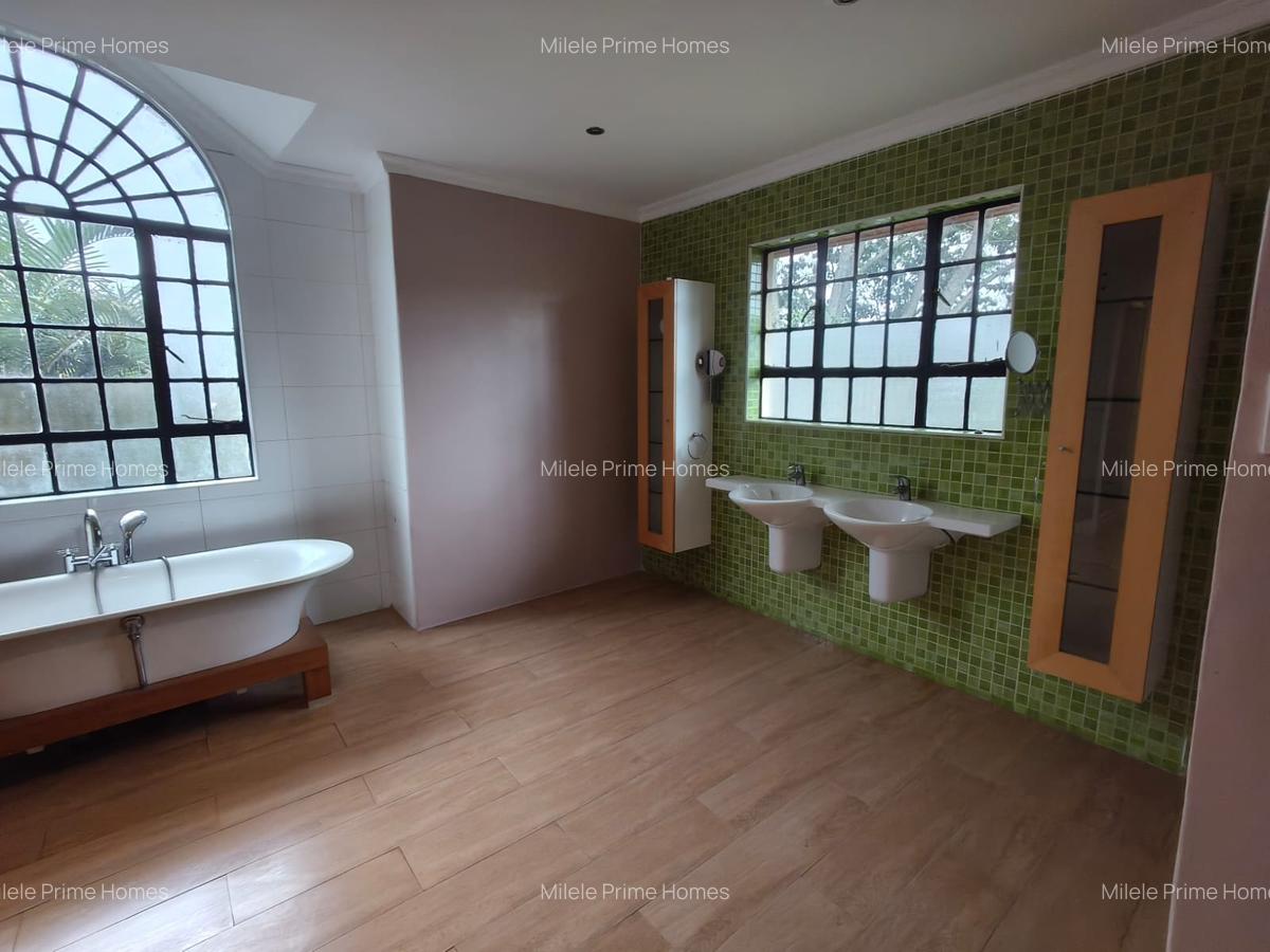 5 Bed Villa with En Suite at New Kitisuru - 13