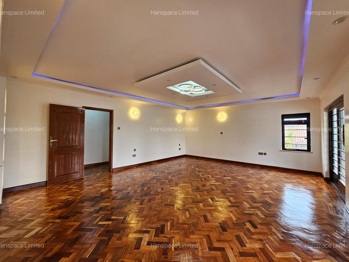 5 Bed Villa with En Suite in Runda - 13