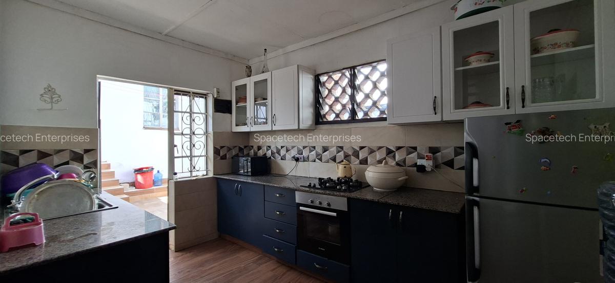 4 Bed House with En Suite in Loresho - 4