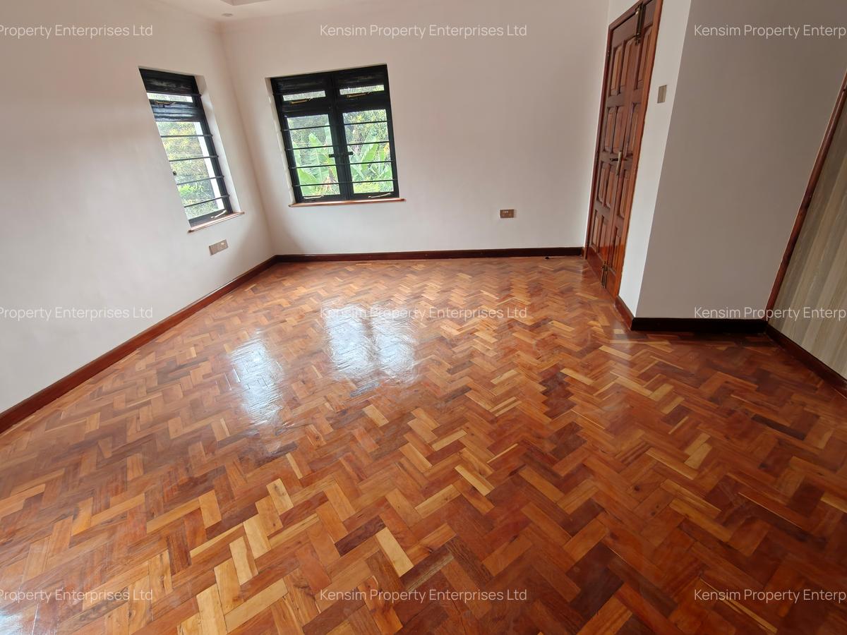 5 Bed House with En Suite in Runda - 18