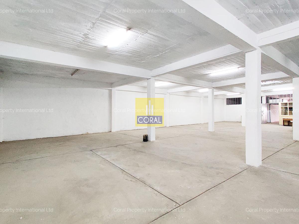 Warehouse with Parking in Industrial Area - 2