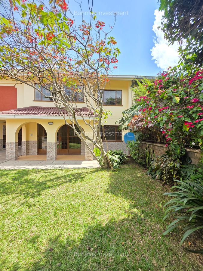 4 Bed Townhouse with En Suite at Lavington - 20
