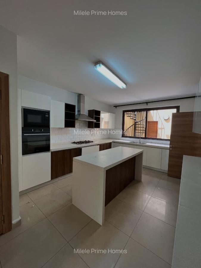 5 Bed Villa with En Suite in Lavington - 4