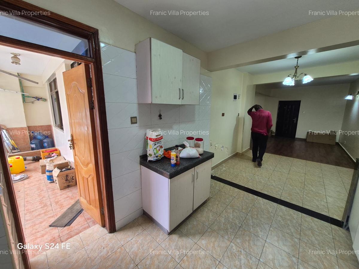 3 Bed Apartment with En Suite at Lavington - 7